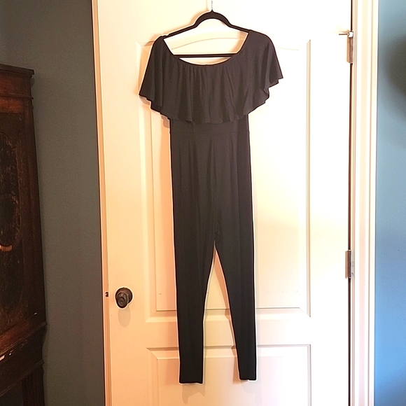 Black Ruffle Neckline Knit Jumpsuit Size Small EUC - Picture 1 of 6